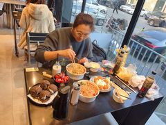 -W COLLECTIVE  DESSERT SHOP