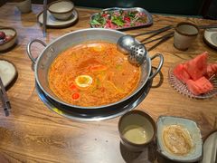 -野山舂·贵州现舂酸汤火锅(鸿通城店)