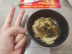 雪菜肉丝荷包蛋面-老盛昌(梅陇店)