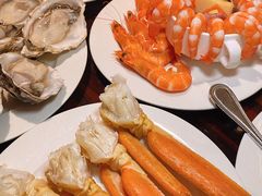 -广州万富希尔顿酒店·感趣自助餐厅·金秋蟹宴生蚝海鲜刺身