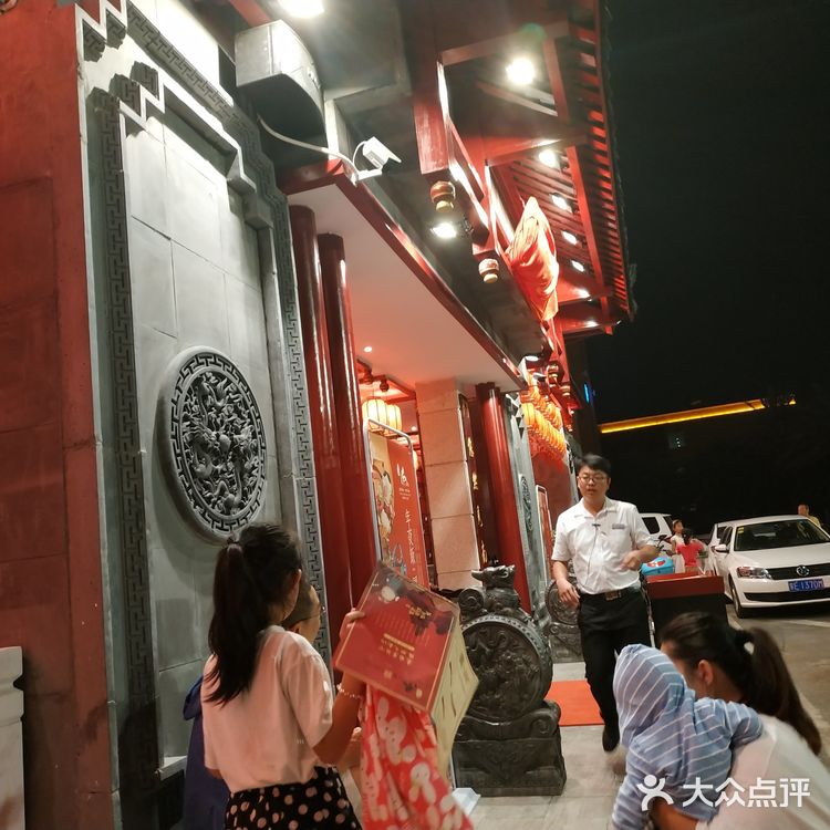 瞬间被治愈！科尔沁精品肥牛、南山招牌特色千层肚，每次都吃到光盘