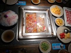 -老牌坊云南鱼豆花火锅(哈西万达店)