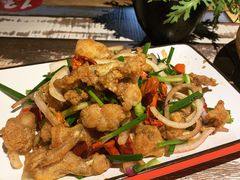 -虾弄弄海派小龙虾·牛羊蝎子火锅