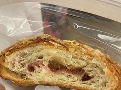 杏仁可颂-OUR Bakery(三里屯太古里店)