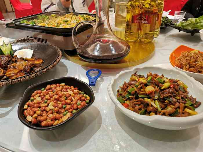 食坊口鱼头王(广福西街店)-"挺实惠的一家餐饮老店,朋友生日聚会都在