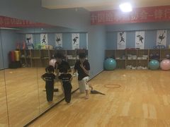 -嗨动跆拳道体能馆(菜百店)