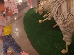 -王府井百货熙地港店