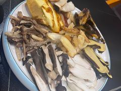 -野菌皇海景野生菌火锅(滨海大道店)