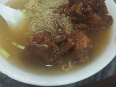 秘制猪手面-兴兴旺·冬瓜盅·啫啫煲(西华路店)