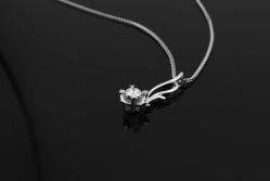 -威德钻石-克拉钻大本营(南京东路店)