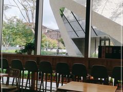 靠窗位-人间酒暖·Go blanc·烧鸟·深夜食堂(陆家嘴店)