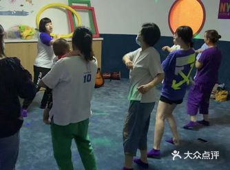 宝宝的人生的第一次现场音乐之旅