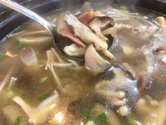 野生菌菇汤-徽州美食(三十年老店)