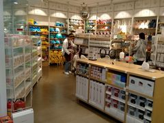 -名创优品(江南新地店)