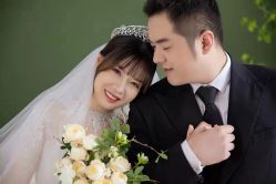 -雪中彩影婚纱摄影·微光艺术中心