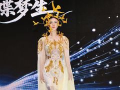 -贺加贝化妆美甲培训学校