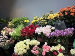 -何兮花店·气球派对鲜花店(马桥银春路万科城店)