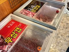 -江南猪肉商会无限续吃(弘大店)