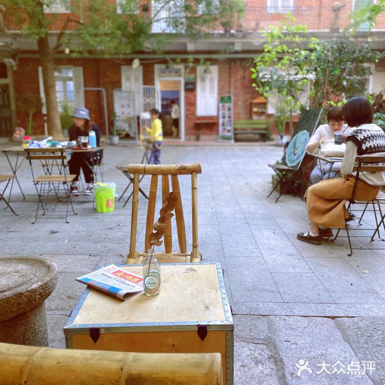 透着朴实的人间烟火气