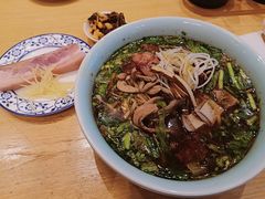 -镇南锅盖面馆(解放路店)