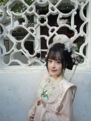 -一揽芳华汉服旗袍体验馆(拙政园店)