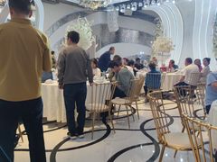 -鞍山大白鲨美食酒店