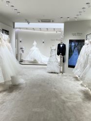 点击看大图 -Renee芮亦婚纱