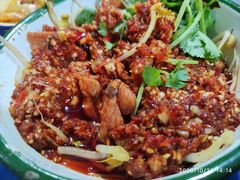 -马路边边麻辣烫(世纪金源店)