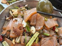 -丹水桥地锅鱼·翘嘴鲌·地方特色全鱼宴(丹江口大坝店)