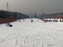 -采薇庄园四季滑雪场