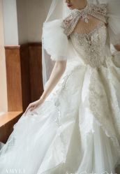 -艾米丽婚纱礼服