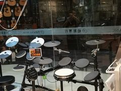 -柏斯音乐艺术中心·钢琴·吉他(上音店)