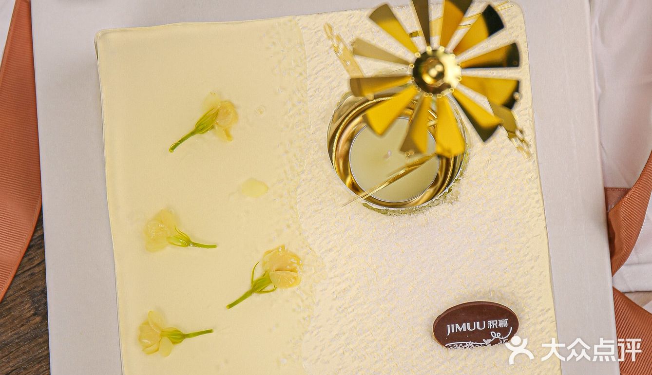 乘着春风💖吃着茉莉密瓜蛋糕🧁开心到爆炸💥