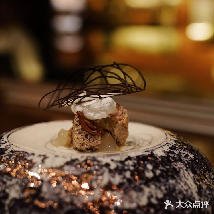 搭配煎蛋造型的迷迭香和芒果酱 萌!