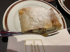-Cafe Sacher(WIEN)