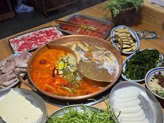 -洱火云南酸菜牛肉火锅(石景山当代商城店)