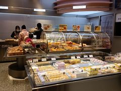 面包甜点陈列柜-巴黎优朵烘焙馆(菱角湖壹号店)