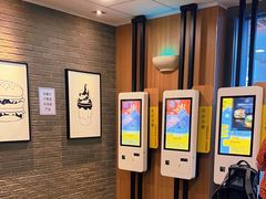 -麦当劳(上海虹桥站30B检票口楼上)