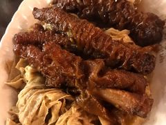 焖凤爪与腐竹-松發肉骨茶(先得坊店)