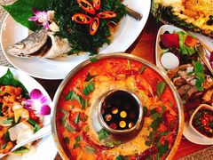 -Chom Cafe and Restaurant