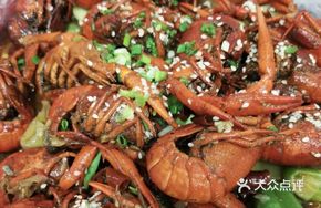 Stir-fried Lobster with Garlic Sauce