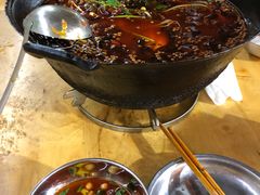 -鸿顺老铁锅美蛙鱼府(解放碑店)