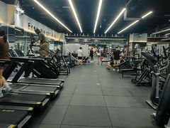 -VLines耀能运动24小时·月付制健身(京广桥店)