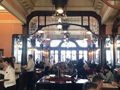 -Majestic Café