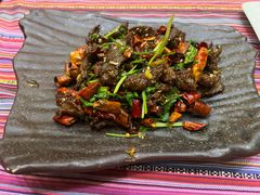 哈尼飘香牛肉-香巴拉云南餐厅(华莱坞店)