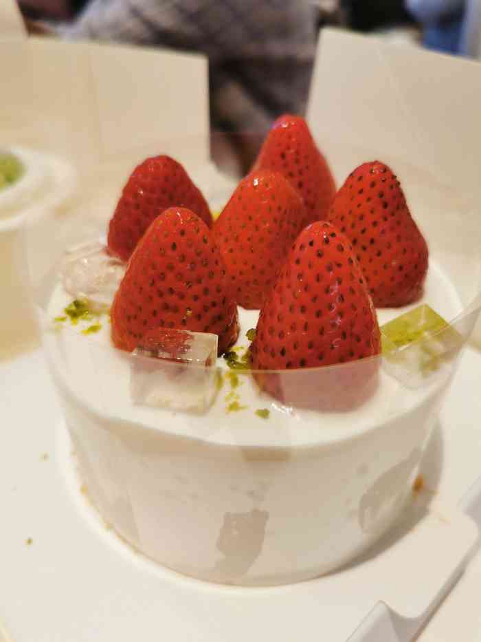 喜茶(港汇恒隆广场lab店)-"终于拔草了喜茶的蛋糕,性价比超高,元旦期.