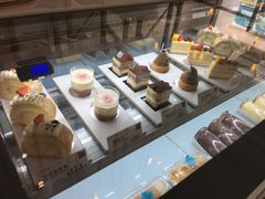 -顶东面包花园·生日蛋糕(世博店)