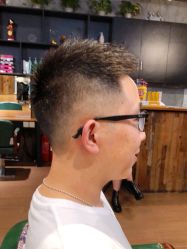 -PE SALON