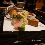 车站下来要走一会，15分钟以内