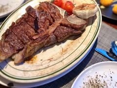 -MONICH牛排融合餐厅(和义大道购物中心店)